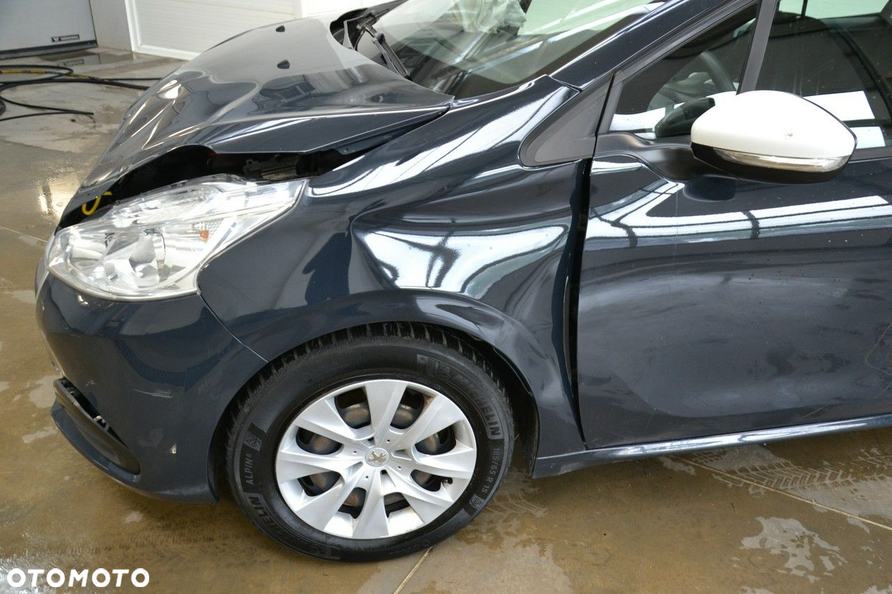 Peugeot 208 - 10