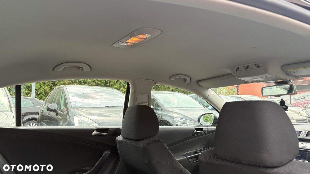 Volkswagen Passat 2.0 TDI Comfortline DSG - 19