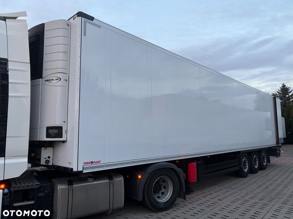 Schmitz Cargobull | 2019 | Kwiatowka | Doppelstock |