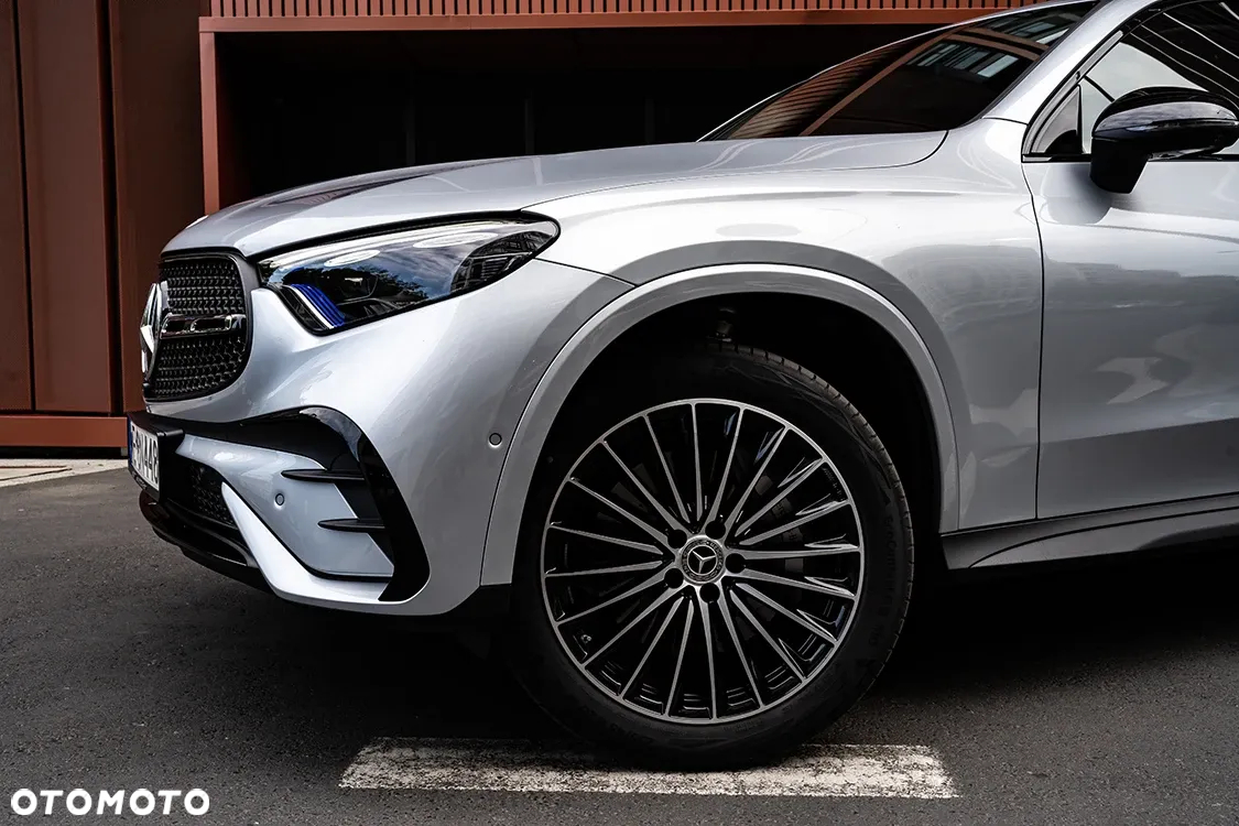 Mercedes-Benz GLC 300 e 4-Matic AMG Line - 12