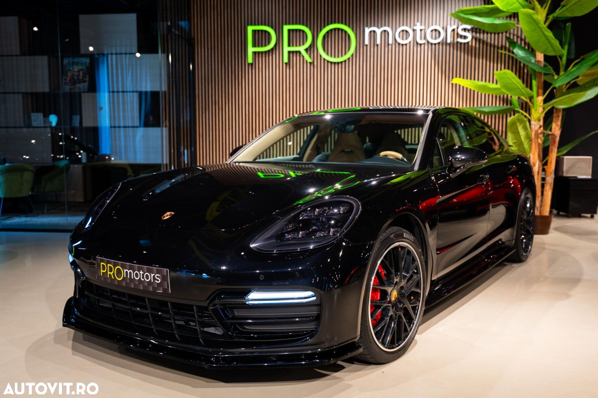 Porsche Panamera - 1