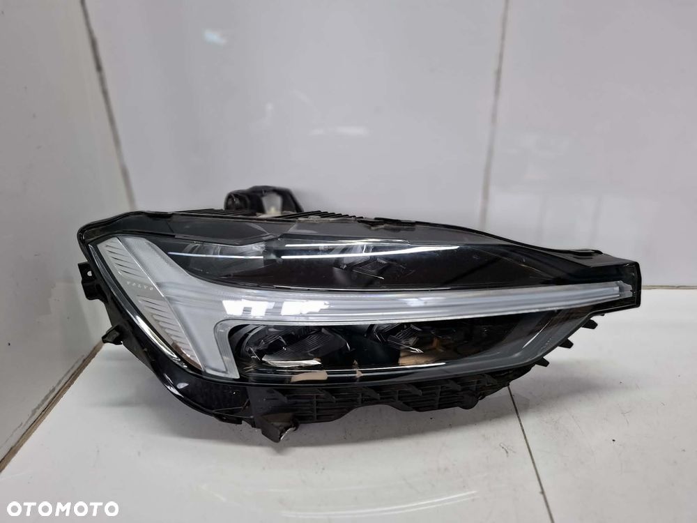 LAMPA PRAWA PRZEDNIA PRZÓD VOLVO XC60 II LIFT FULL LED IDEALNA 32337383