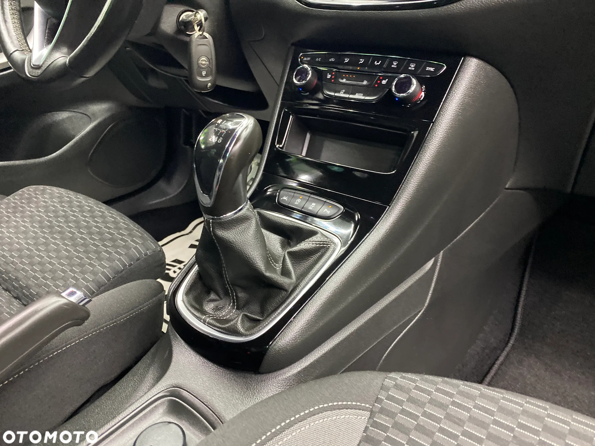 Opel Astra 1.2 Turbo Edition - 18