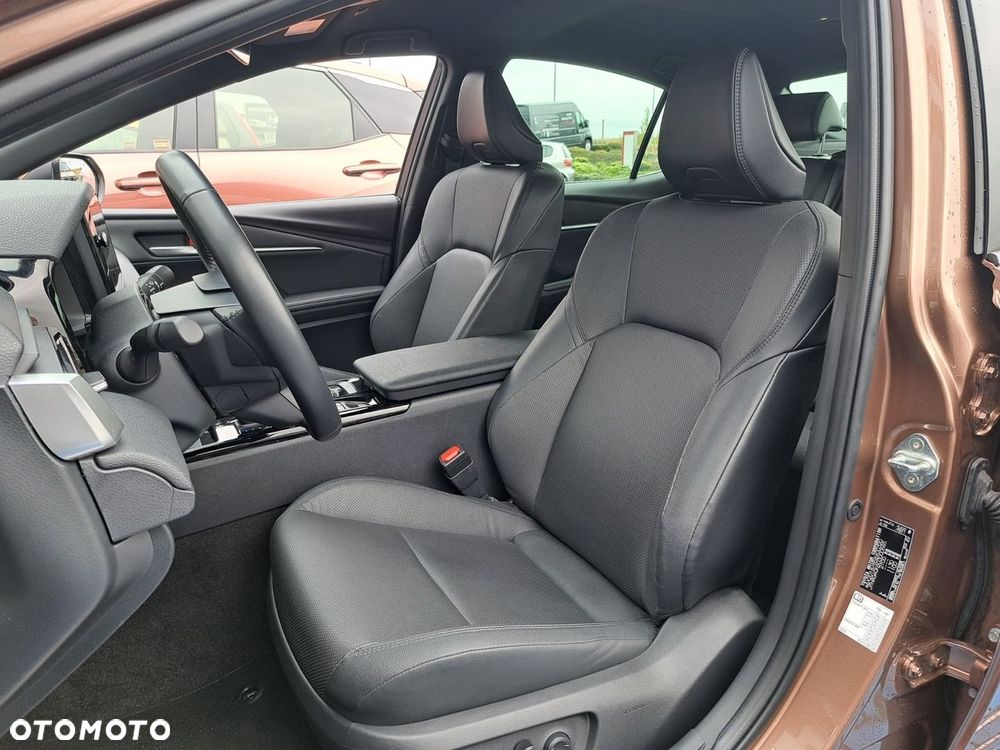 Toyota Camry - 18