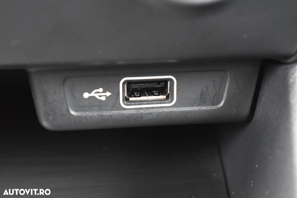 Skoda Octavia 2.0 TDI AMBITION DSG - 32