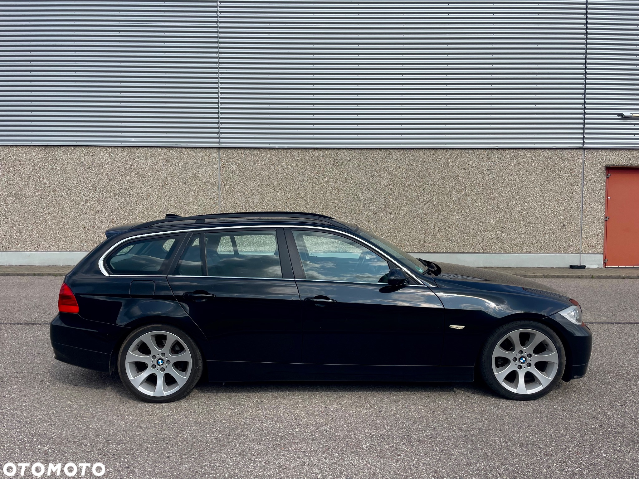BMW Seria 3 325i Touring - 3