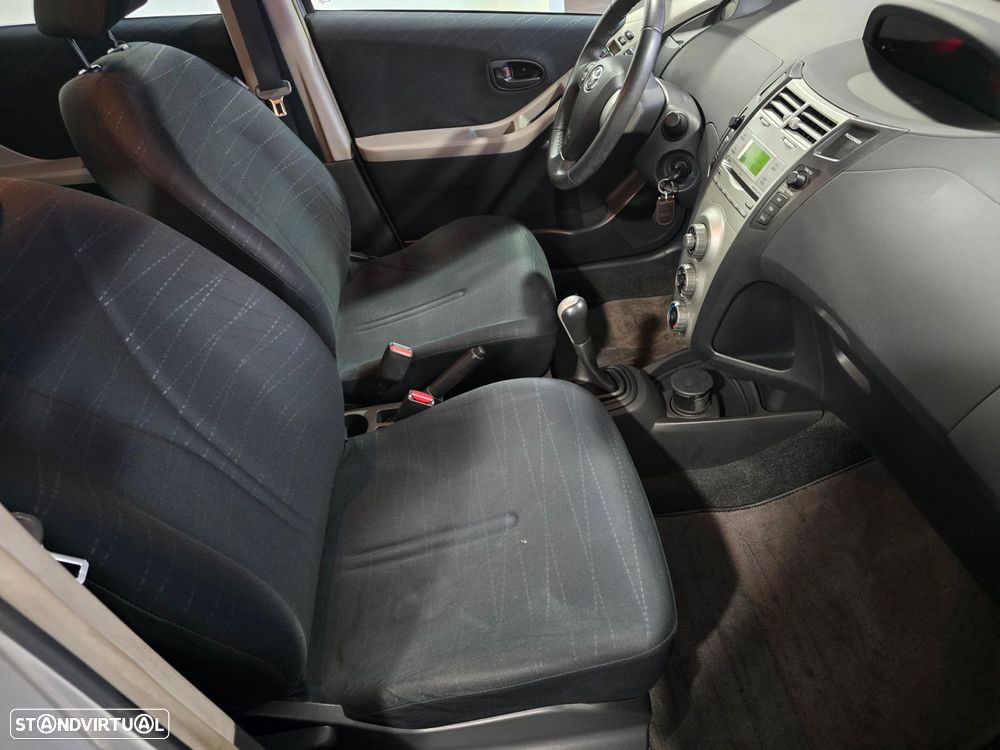 Toyota Yaris 1.0 VVT-i AC - 17