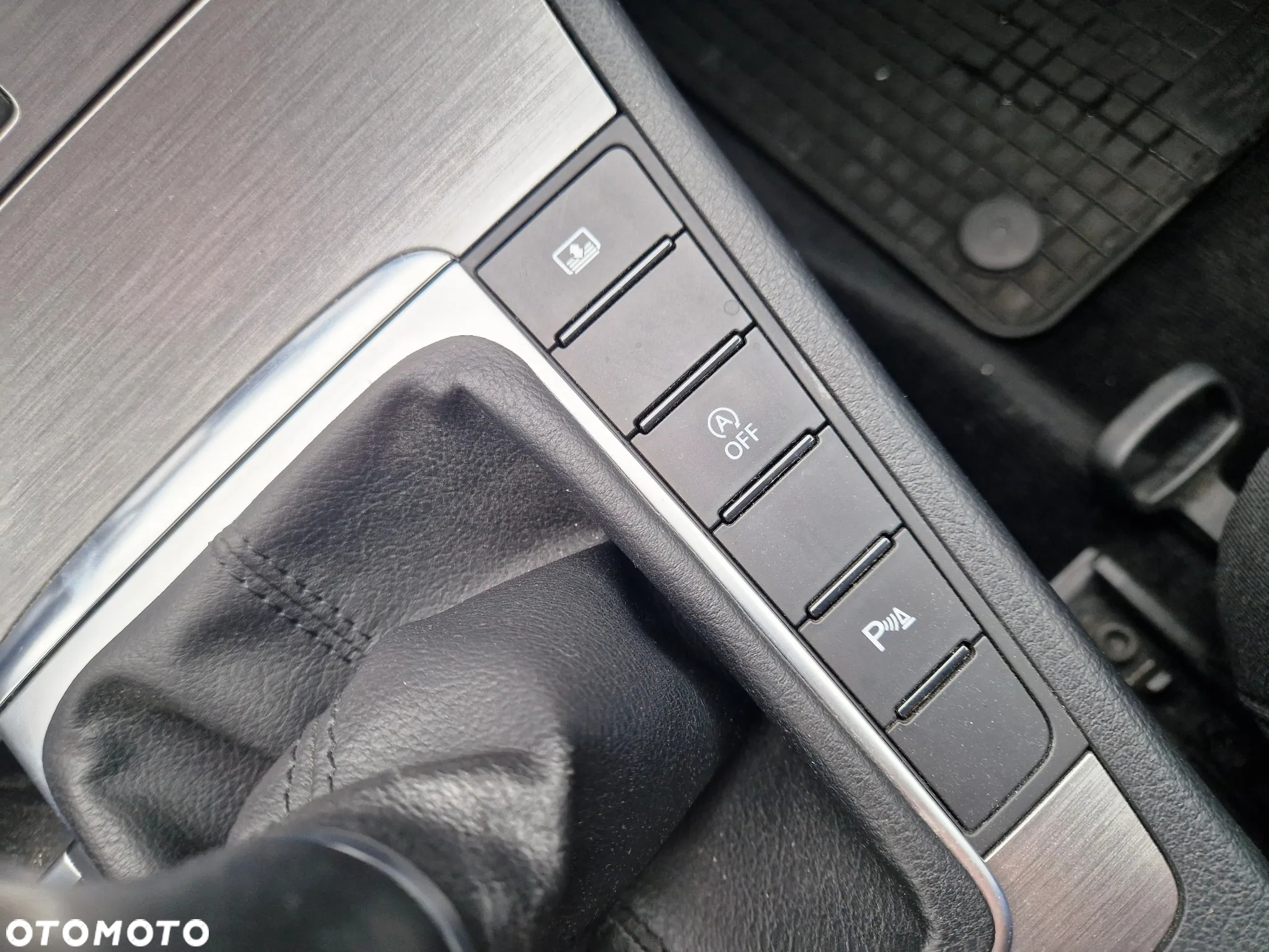 Volkswagen Passat 2.0 TDI Highline - 16