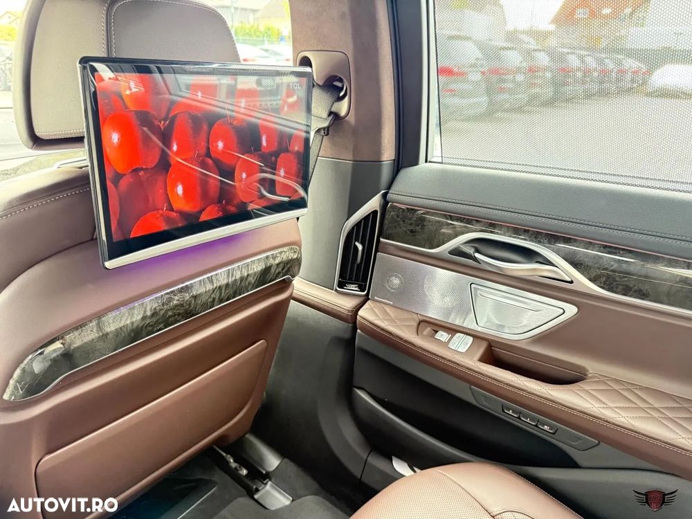 BMW Seria 7 740d xDrive MHEV - 13