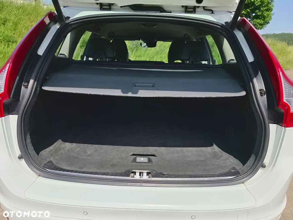 Volvo XC 60 D4 Geartronic Momentum - 29