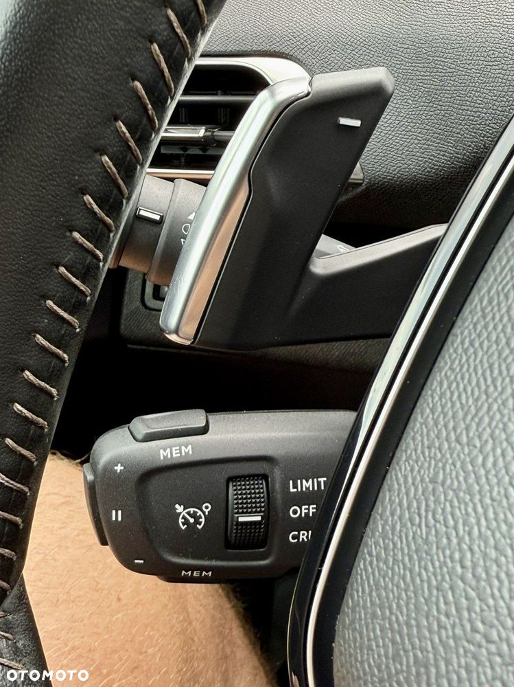 Peugeot 3008 1.5 BlueHDi Allure Pack S&S EAT8 - 31