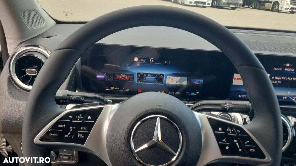 Mercedes-Benz GLB - 10