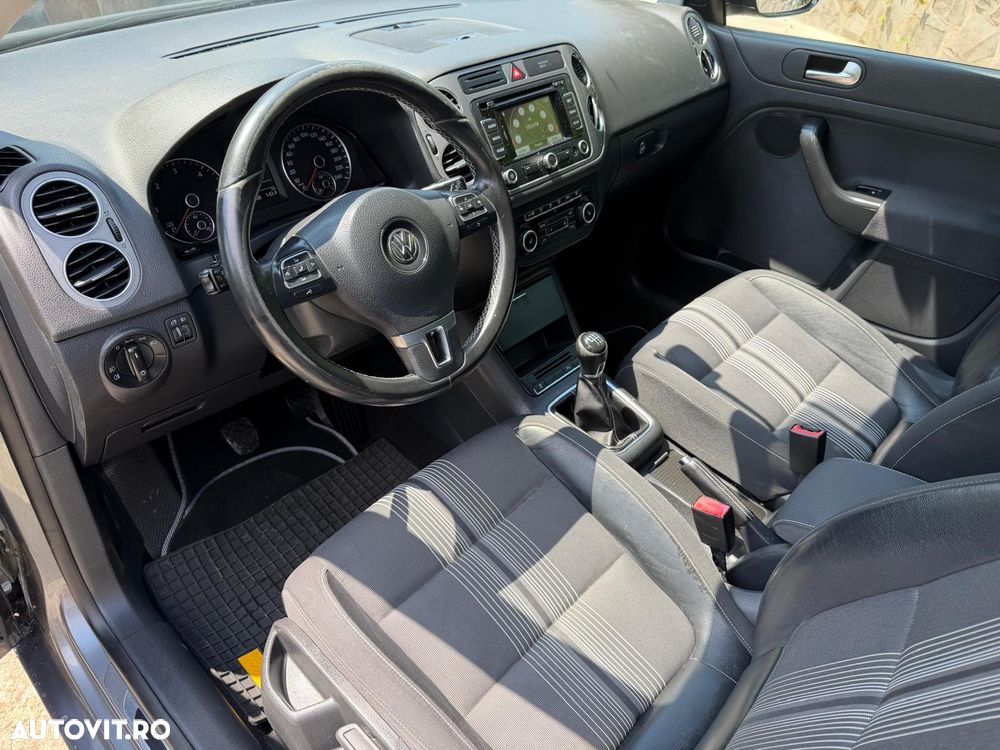 Volkswagen Golf 2.0 TDI DPF BlueMotion Technology MATCH - 21