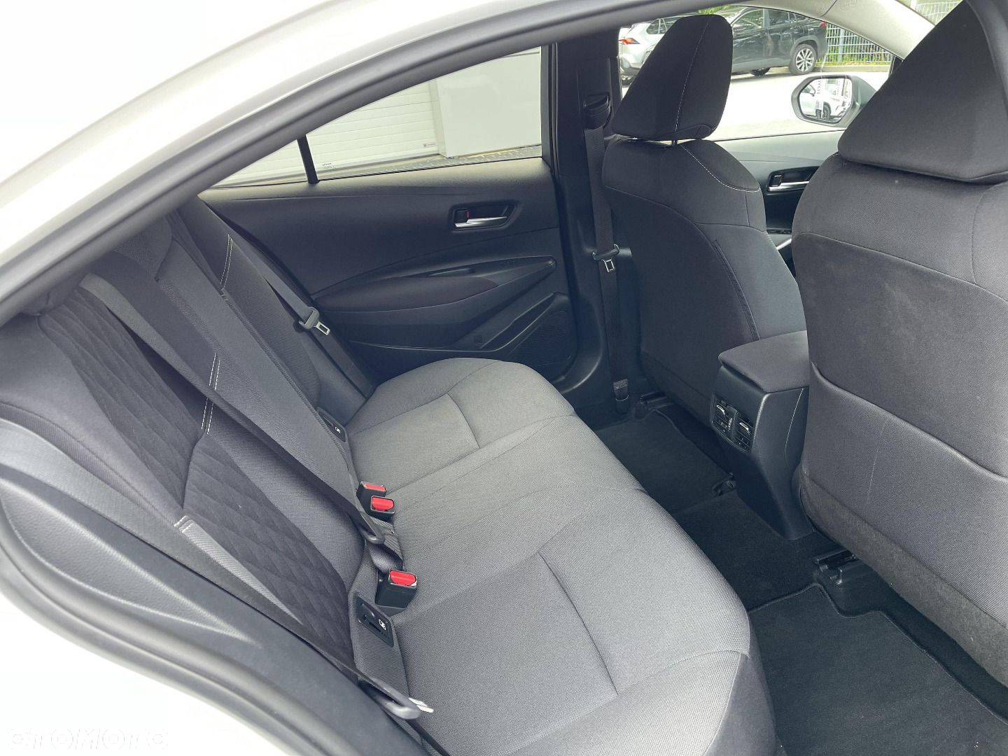 Toyota Corolla - 13