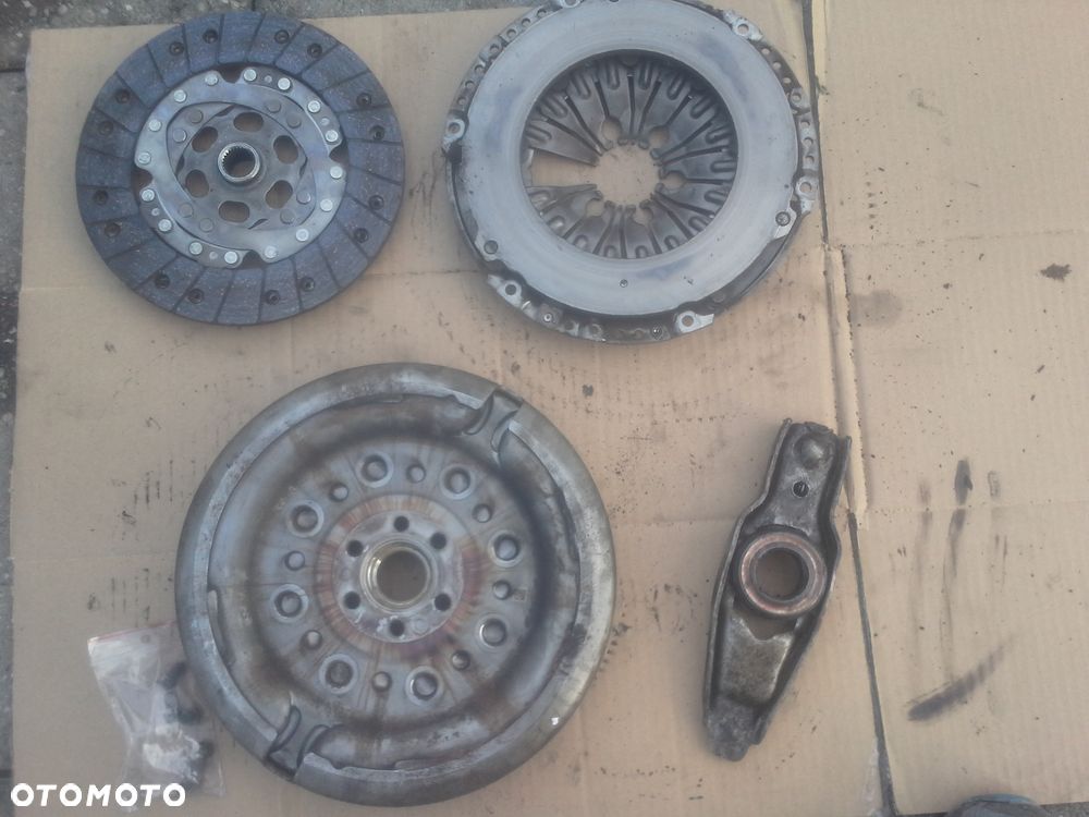 Volkswagen Golf V 1.9 TDi koło dwumasowe plus sprzęgło - 13