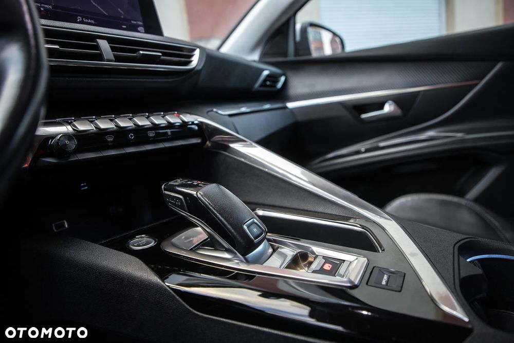 Peugeot 3008 BlueHDi 120 EAT6 Stop & Start Allure - 22