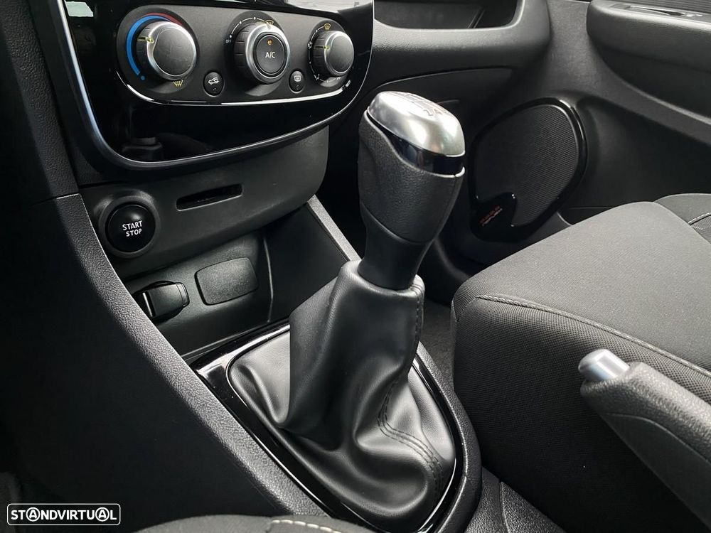 Renault Clio 0.9 TCe Limited Bi-Fuel - 22