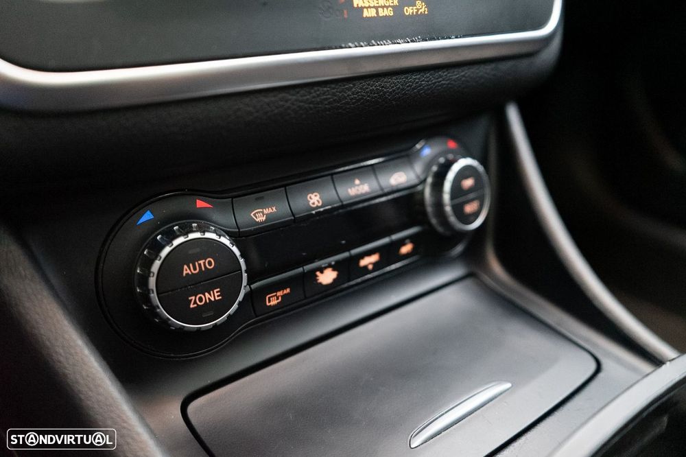 Mercedes-Benz GLA 220 d AMG Line - 30