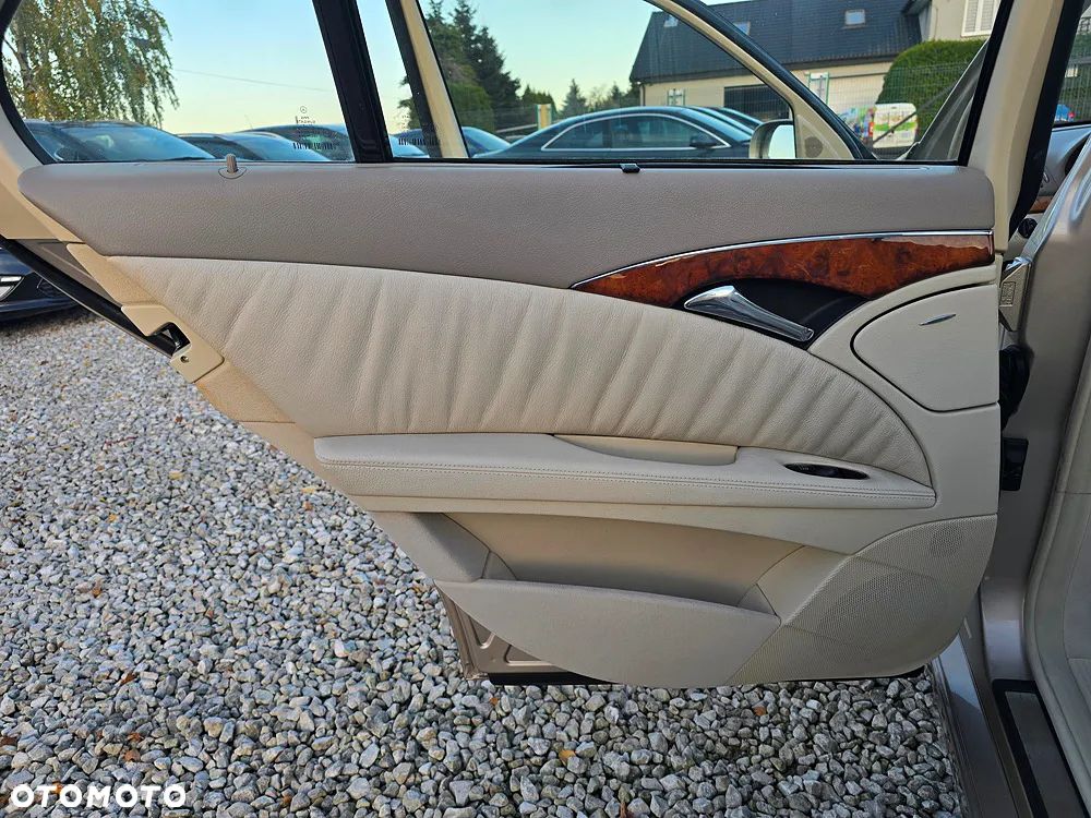 Mercedes-Benz Klasa E - 19