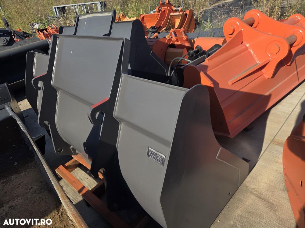 Hitachi ZW75-6, 2019, 2.745h, CUPA MULTIFUNCTIONALA 1mc, FURCI, CUPLA RAPIDA, ridica 2,4 tone la 3,2m, incarca 8x4 si  sem basculabila, Masa operationala 5tone, Anv 80% ok, motor 75CP, produs in Germania, posibilitate leasing 3 ani-PROMOTIE 29.900 EUR+Tva - 32