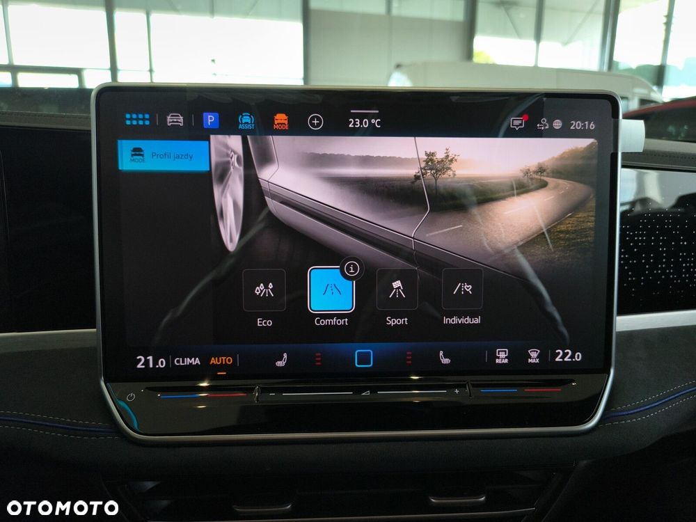 Volkswagen Passat Variant 2.0 TSI R-Line Plus DSG - 24