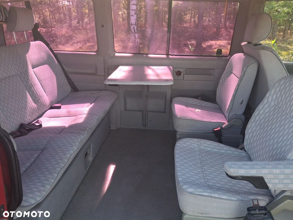 Volkswagen Multivan - 13