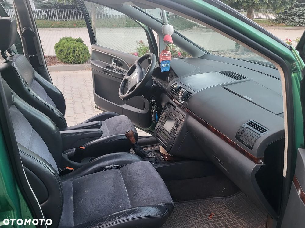 Volkswagen Sharan 1.9 TDI Highline - 22
