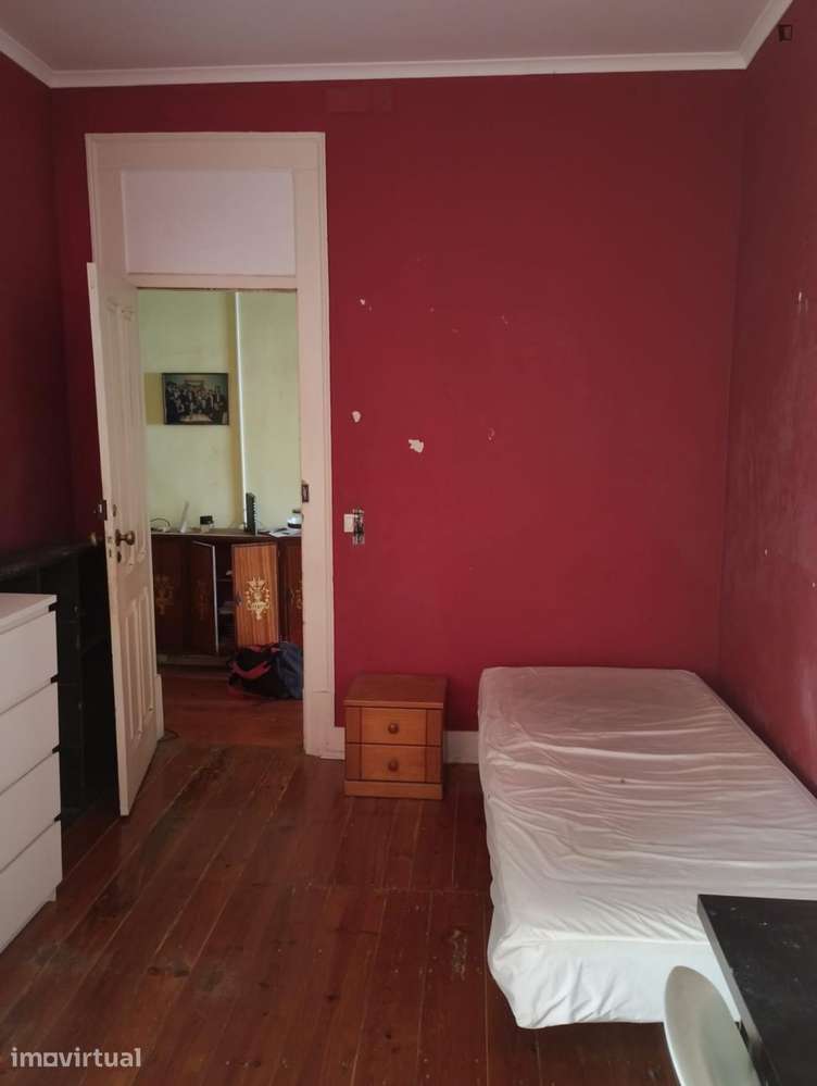 Cama - localizado em Penha de França Lisbon - Grande imagem: 3/7