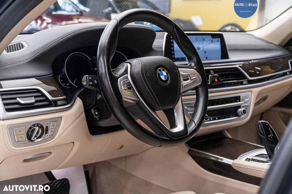 BMW Seria 7 740e iPerformance - 7