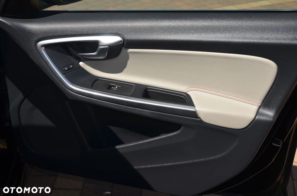 Volvo V60 B4 D Geartronic RDesign - 20