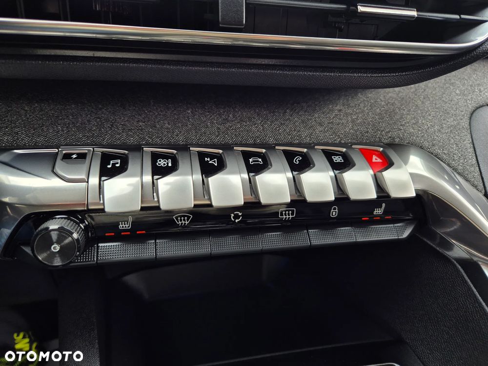 Peugeot 3008 1.6 PureTech Hybrid PHEV Allure Pack S&S EAT8 - 21