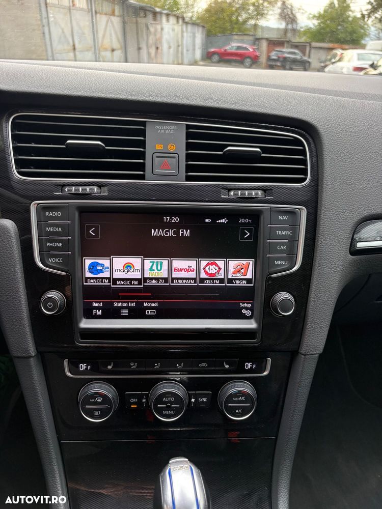 Volkswagen Golf - 21