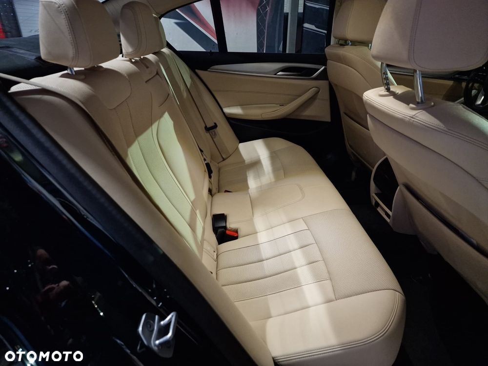 BMW Seria 5 518d mHEV Luxury Line - 19