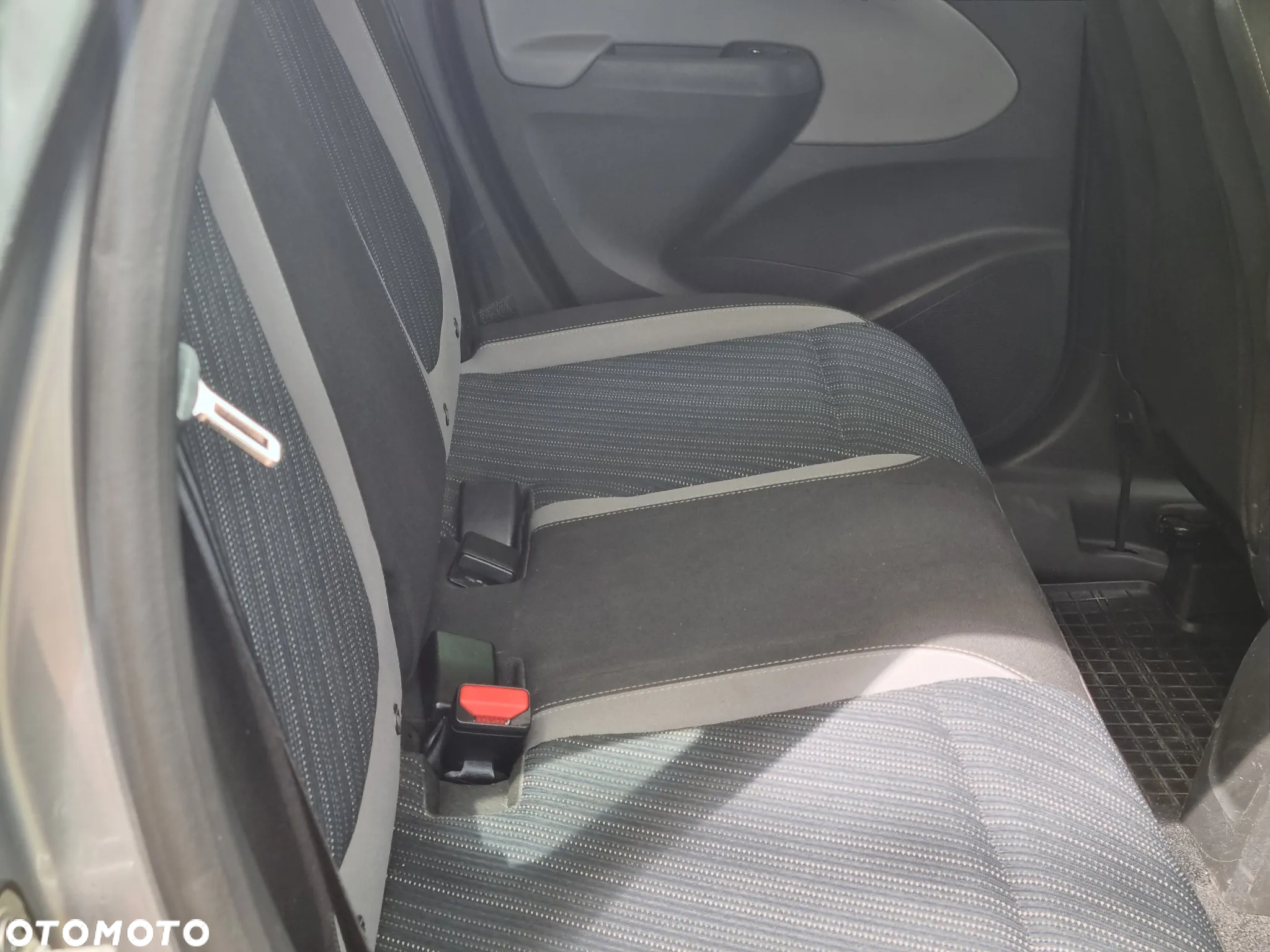 Opel Crossland X 1.2 T GPF Enjoy S&S - 11