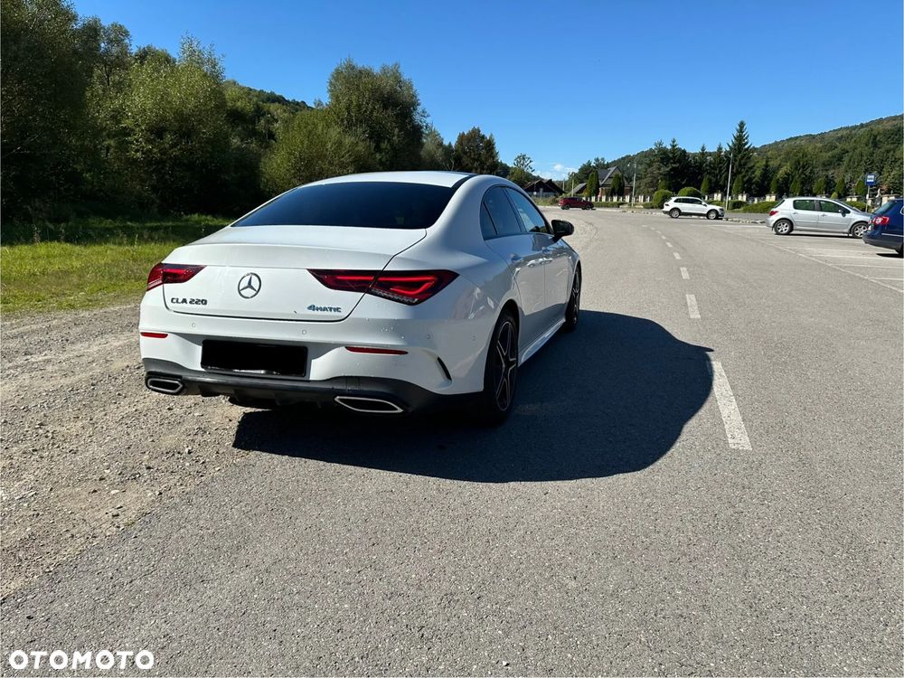 Mercedes-Benz CLA 220 4-Matic AMG Line 7G-DCT - 11