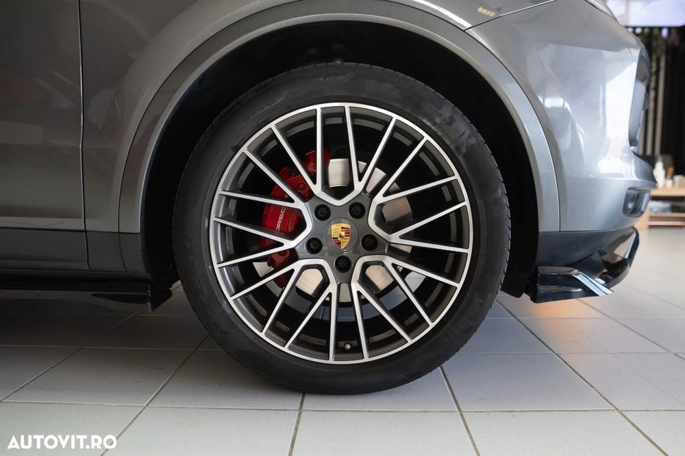 Porsche Cayenne Standard - 17