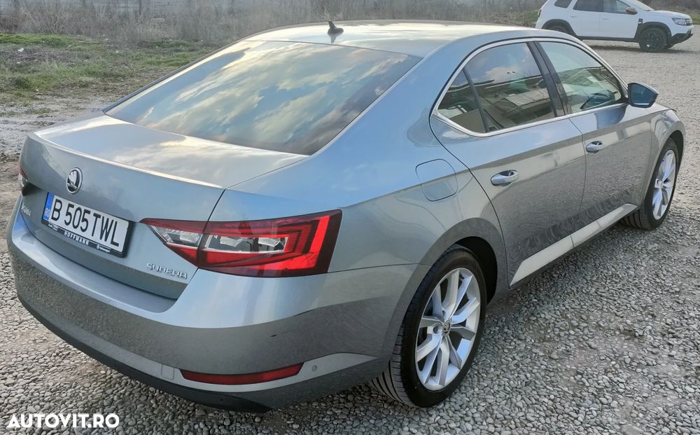 Skoda Superb 2.0 TDI DSG Style - 5