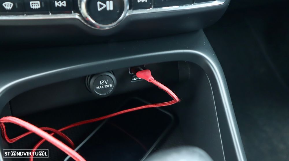 Volvo XC 40 2.0 D3 - 48