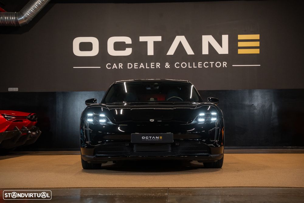 Porsche Taycan Cross Turismo 4 - 2