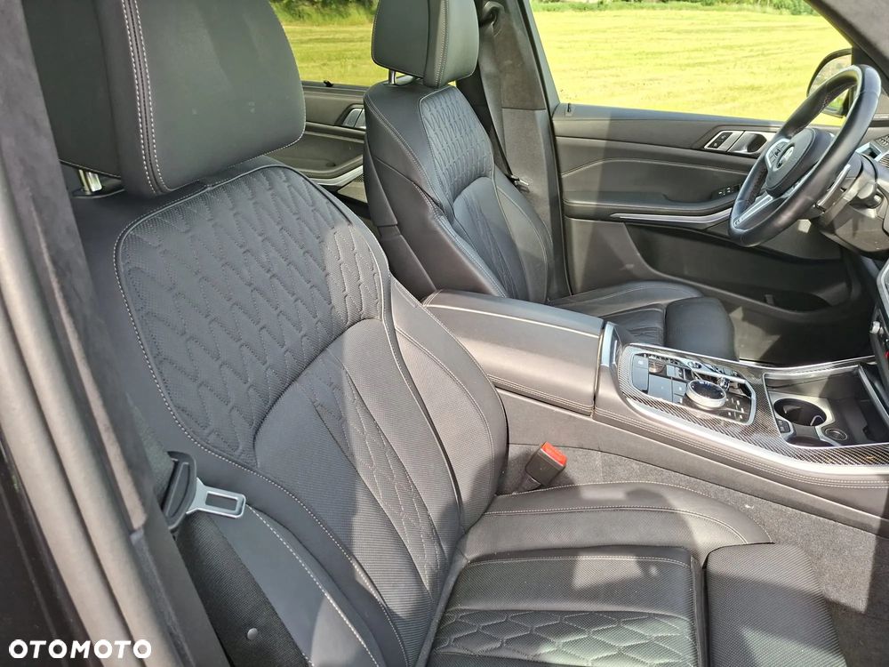 BMW X5 M50i - 18
