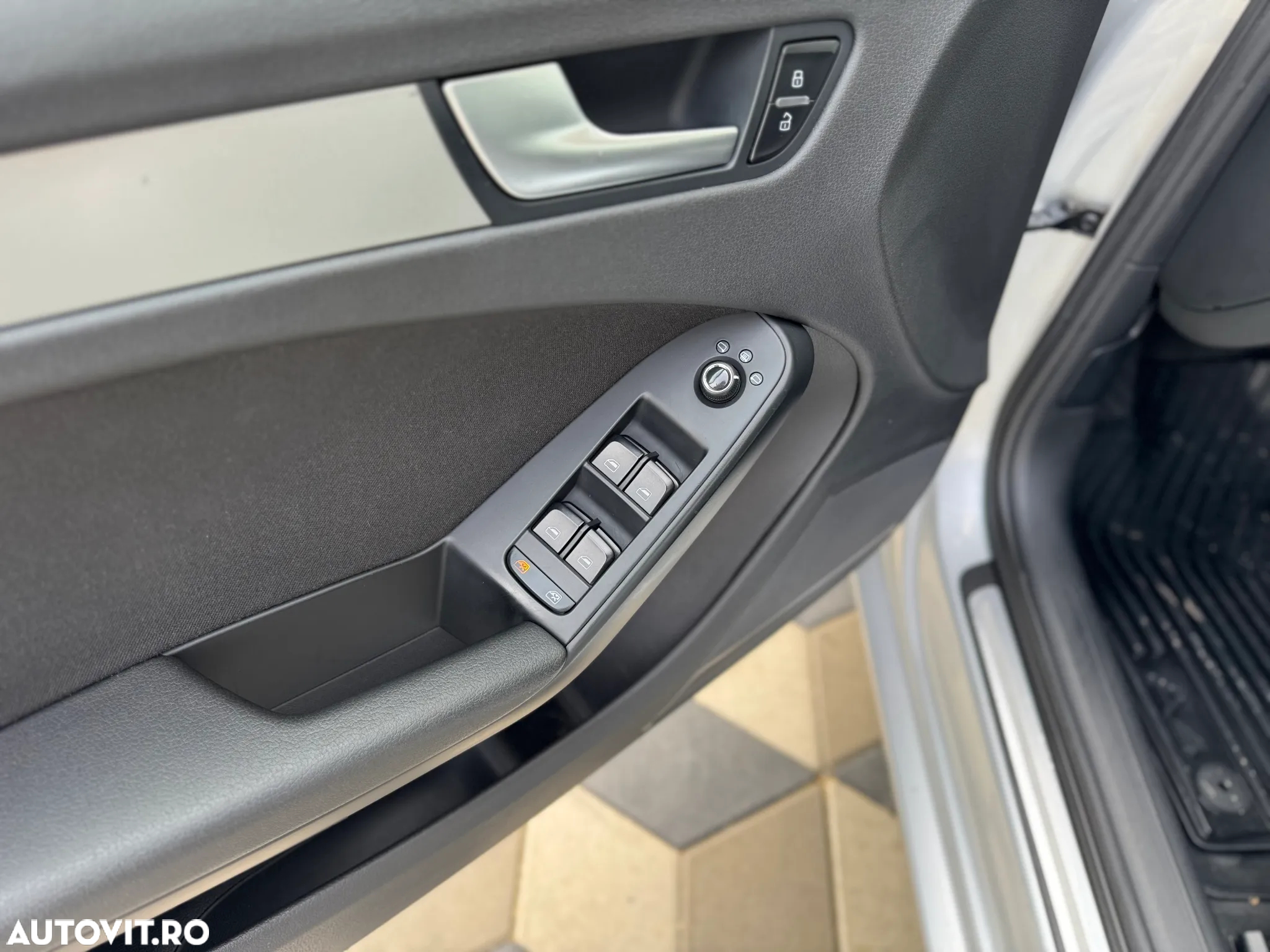 Audi A4 Avant 2.0 TDI DPF multitronic Attraction - 10