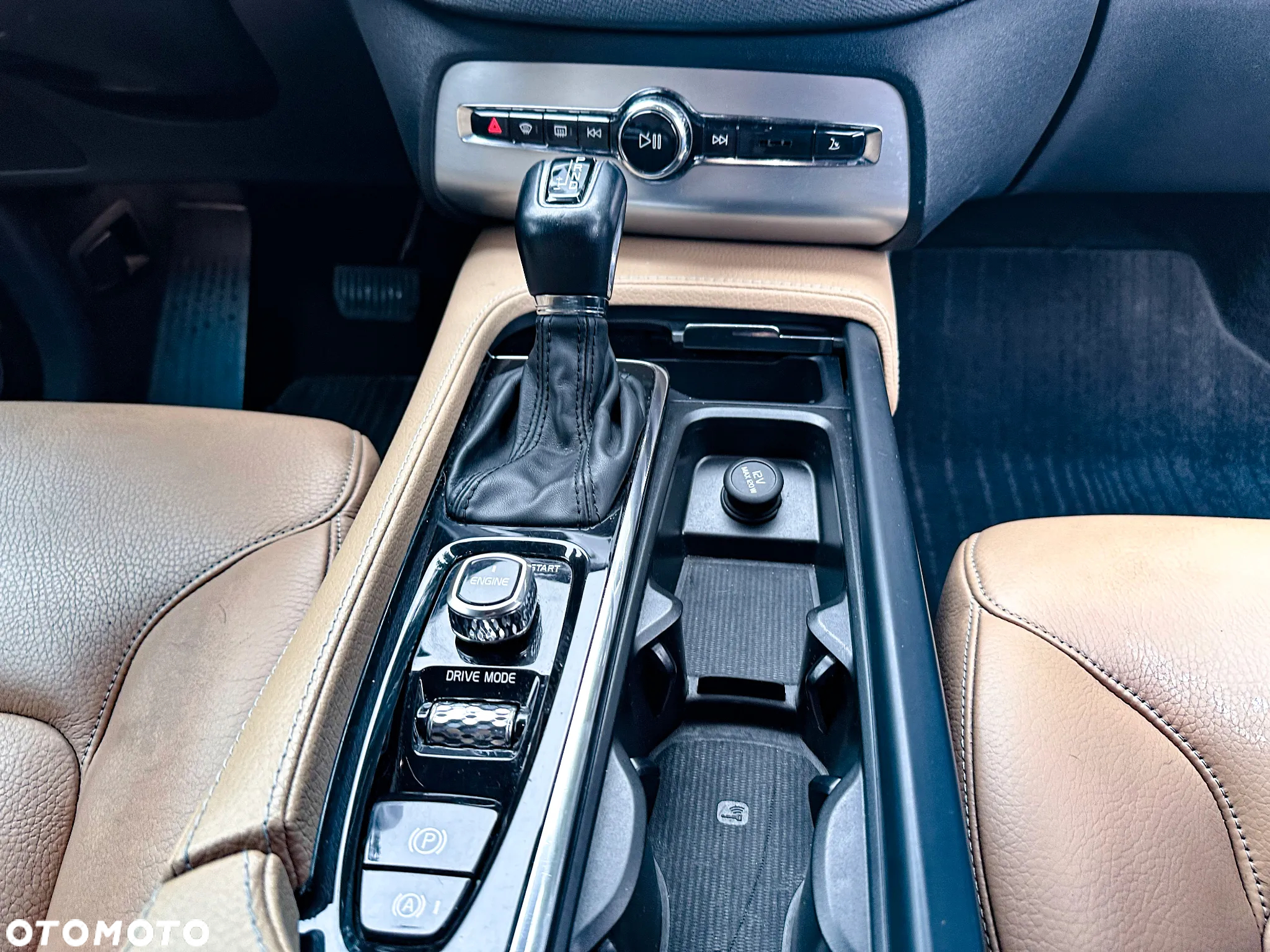 Volvo XC 90 D5 AWD Momentum 7os - 13