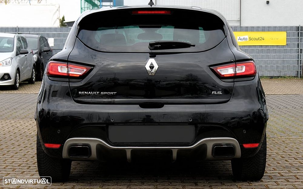 Renault Clio TCe 220 EDC R.S. Trophy - 6