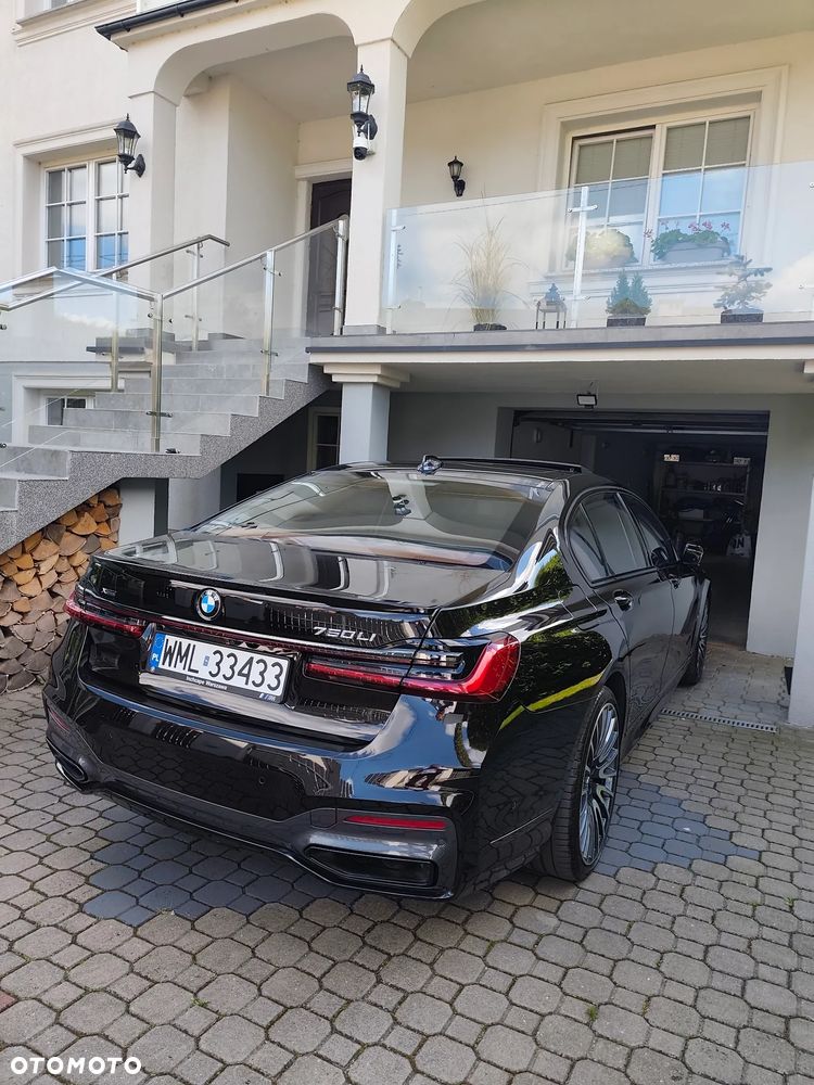 BMW Seria 7 750Li xDrive - 17