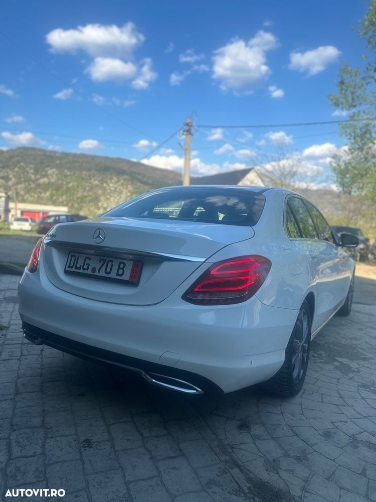 Mercedes-Benz C 220 CDI DPF Automatik BlueEFFICIENCY Avantgarde - 8