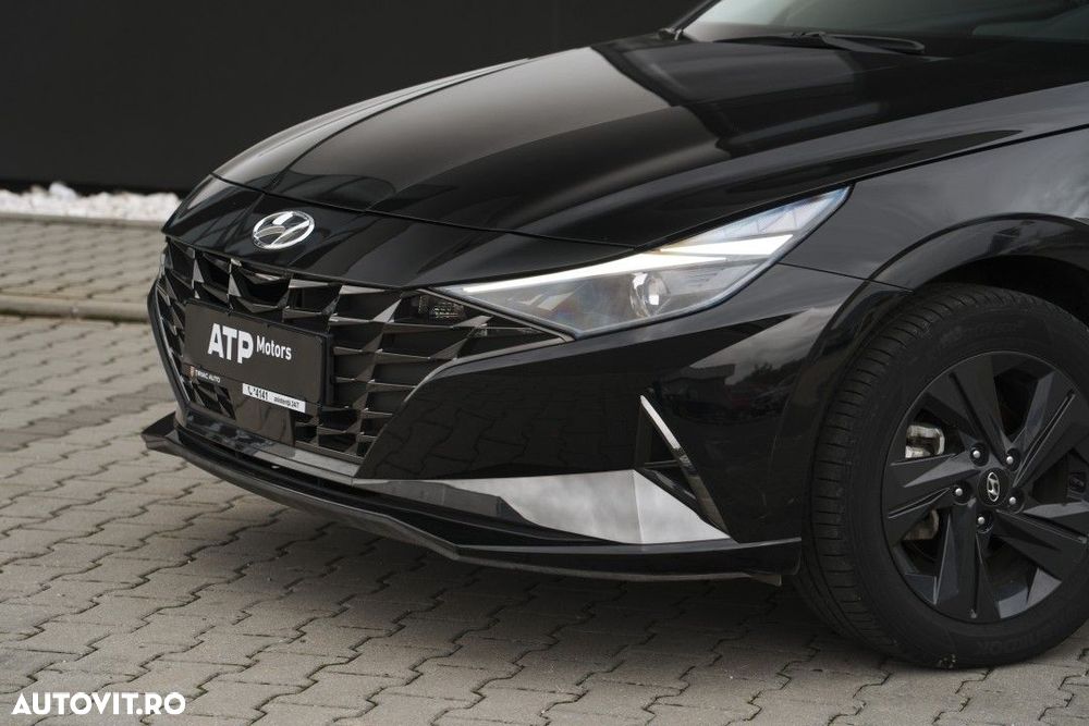 Hyundai Elantra - 8