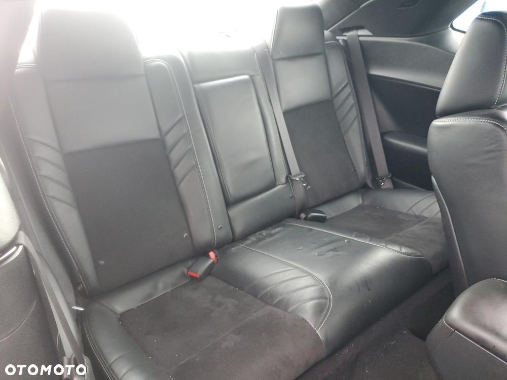 Dodge Challenger - 10