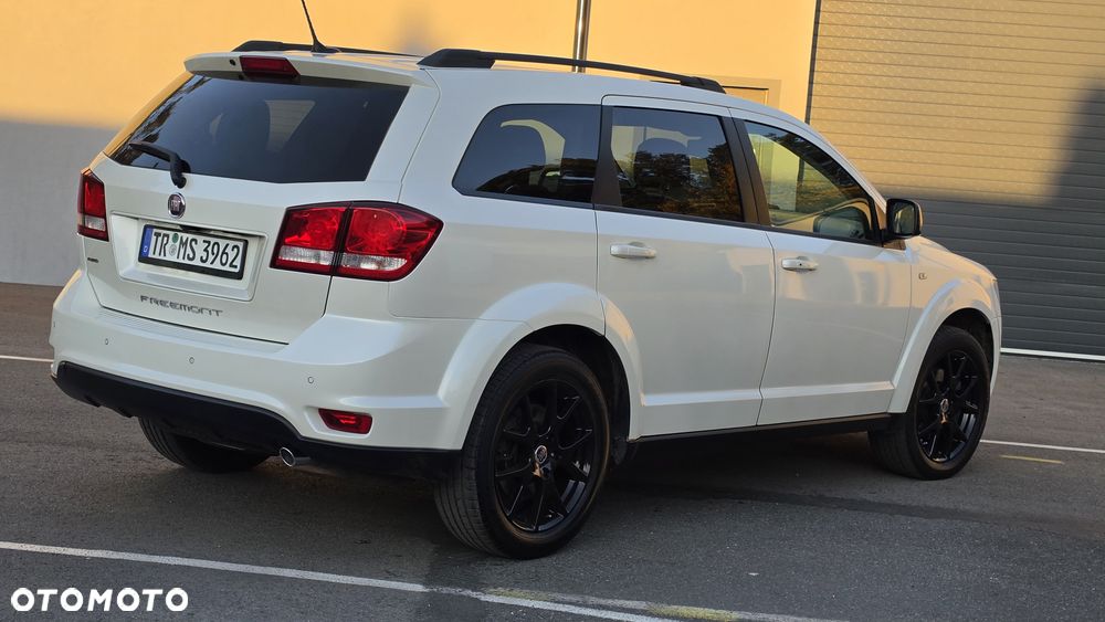 Fiat Freemont 2.0 Multijet Black Code AWD - 3