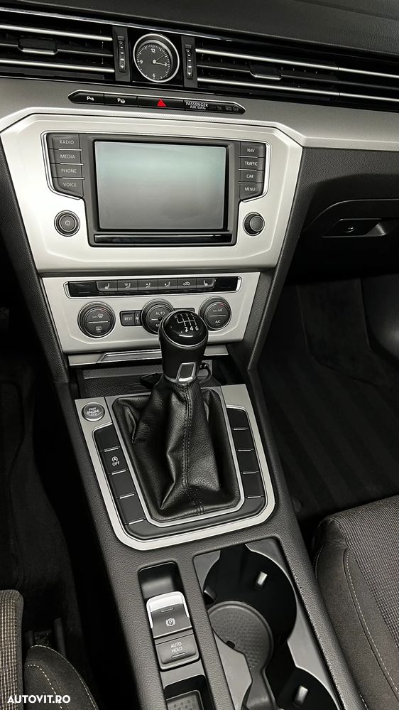 Volkswagen Passat 2.0 TDI Highline - 9