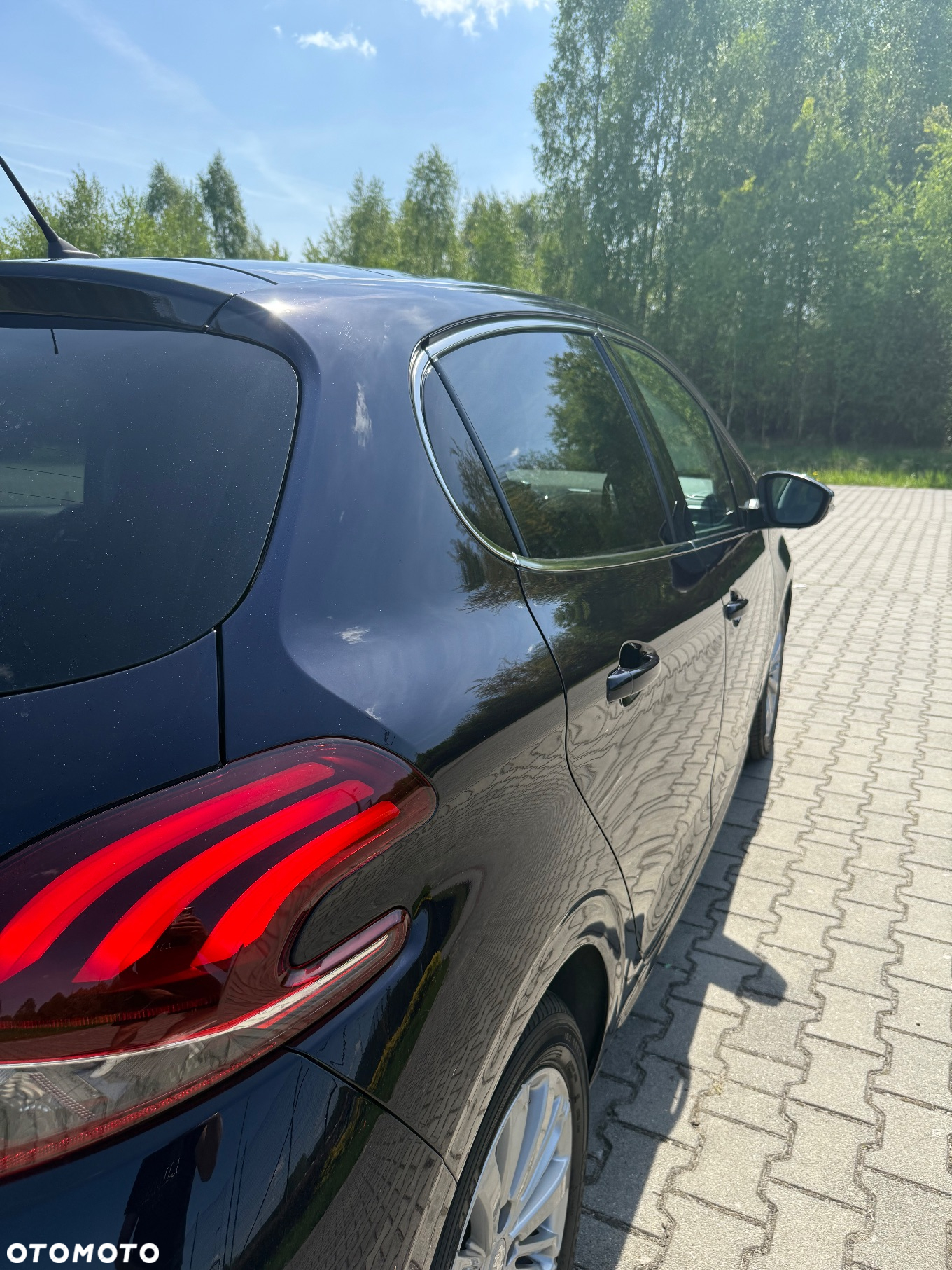 Peugeot 208 1.2 PureTech Allure - 6